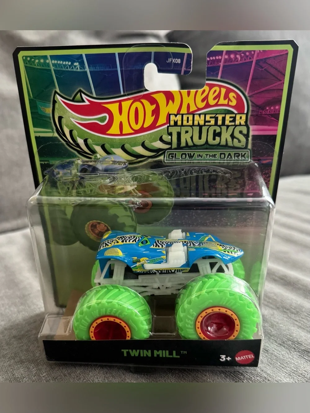 Hotwheels Monster Trucks TWIN MILL Glow In The Dark Toy NEW